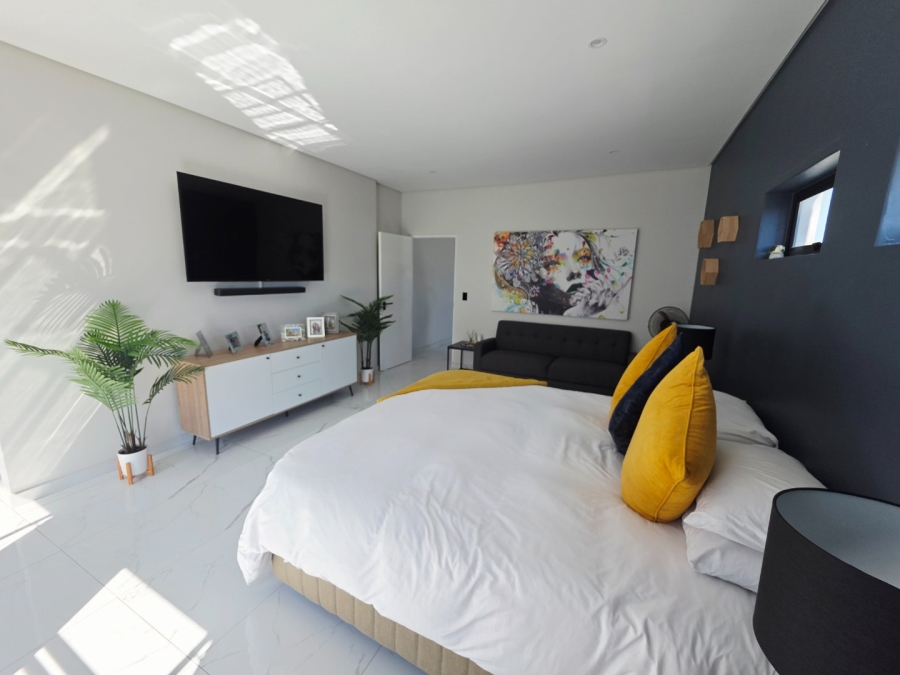 5 Bedroom Property for Sale in Sandown Western Cape